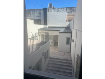 VENDO HERMOSA CASA RESTAURADA A NUEVA.