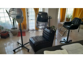 VENDO MUEBLES DE PELUQUERIA,MAQUIYAJE ETC