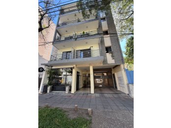 Se vende departamento zona Shoping Paseo del Paraná