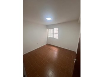ALQUILO DPTO EN PB - 1 DORM C/PATIO - CERVANTES Y SANTA  FE