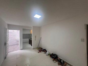 ALQUILO DPTO EN PB - 1 DORM C/PATIO - CERVANTES Y SANTA  FE