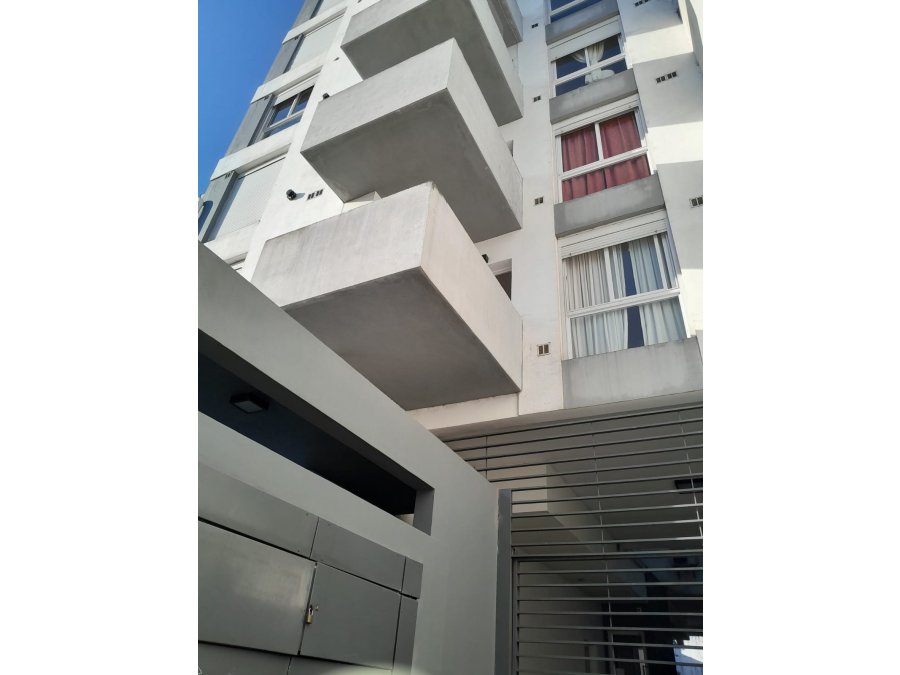 En venta departamento monoambiente zona centro dos patios !