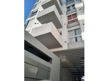 En venta departamento monoambiente zona centro dos patios !