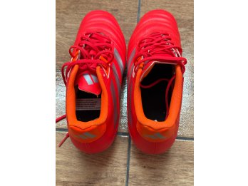 Vendo botines Adidas para rugby Talla 42