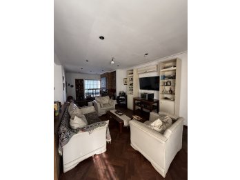 VENTA - GRAN CHALET de estilo único