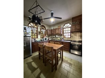VENTA - GRAN CHALET de estilo único