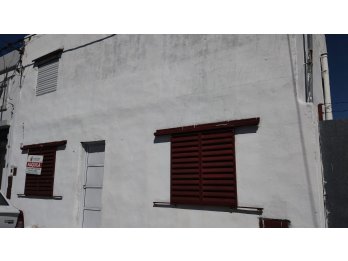 Alquilo d&uacute;plex en zona cinco esquina