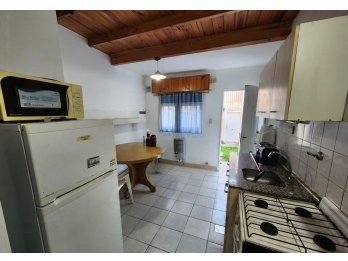 EN VENTA DUPLEX DE 1 DORMITORIO, AMOBLADO - ORO VERDE