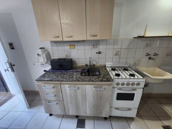 EN VENTA DUPLEX DE 1 DORMITORIO, AMOBLADO - ORO VERDE