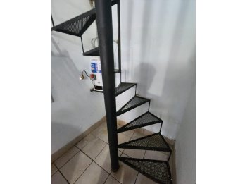 EN VENTA DUPLEX DE 1 DORMITORIO, AMOBLADO - ORO VERDE
