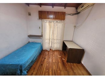 EN VENTA DUPLEX DE 1 DORMITORIO, AMOBLADO - ORO VERDE