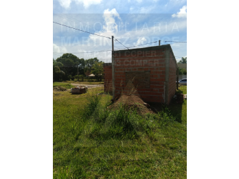 VENDO - CASA EN OBRA, sobre esquina, Paraná