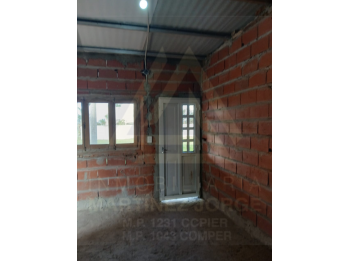 VENDO - CASA EN OBRA, sobre esquina, Paraná