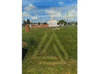 VENDO - CASA EN OBRA, sobre esquina, Paraná