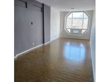 Oficina en alquiler - Frente a Casa de Gobierno y Tribunales