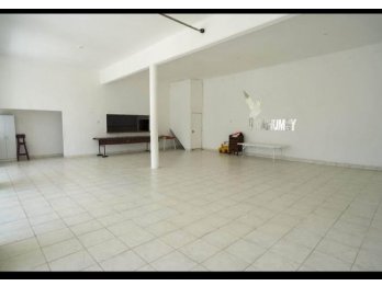 ​SALÓN DE EVENTOS + PILETA | ZONA TOMA VIEJA