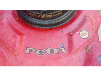 Maquina de cortar pasto eléctrica