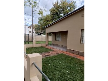 Venta impecable casa gazzano