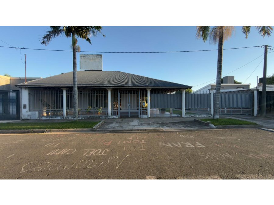 Venta Casa Soñada con Pileta y Quincho con amplio terreno !!