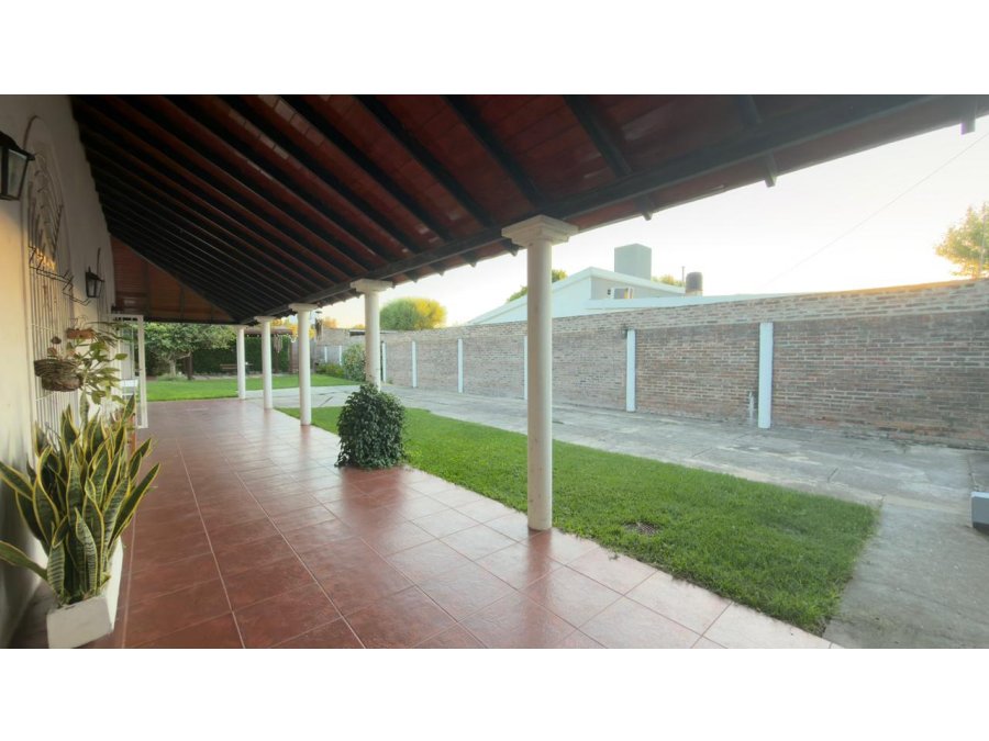 Venta Casa Soñada con Pileta y Quincho con amplio terreno !!