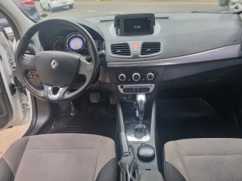 Atto con GNC Renault  Fluence 2.0 Luxe caja CVT / 2015