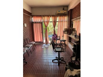 casa mas local en venta sobre garrigo