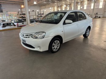 ETIOS XS 1.5MT 4P 2015 129.009KM