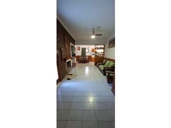 Vendo Casa en barrio Paracao zona Lebensohn 3 dorm 2 baños,