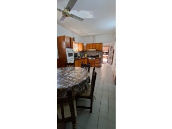 Vendo Casa en barrio Paracao zona Lebensohn 3 dorm 2 baños,