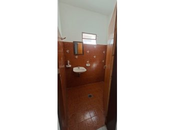 Vendo Casa en barrio Paracao zona Lebensohn 3 dorm 2 baños,