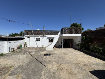 VENDO CASA CON AMPLIO TERRENO 790 m2 - CALLE FRANCISCO SOLER