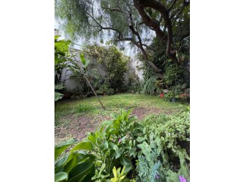 Se vende linda casa en calle Laurencena.