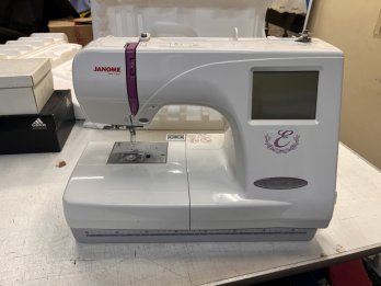 MAQUINA BORDADORA JANOME 350e -EN SU CAJA