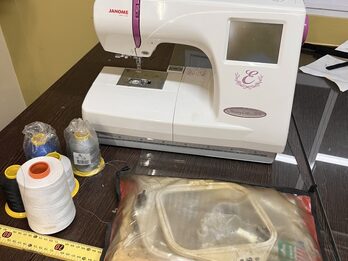MAQUINA BORDADORA JANOME 350e -EN SU CAJA