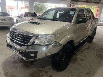 Hilux Sr 3.0 4*4 2013 129.000km. Vendo o permuto may-men