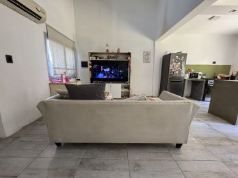 VENTA – Casa 2 dormitorios con gran patio | Barrio Lomas del
