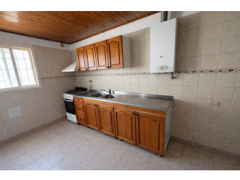 SE VENDE CASA A MEDIA CUADRA DE AV. ALMAFUERTE