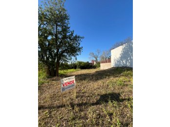 Vendemos terreno zona Golf CAE - listo para construir