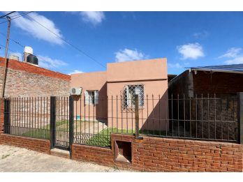 VENDO - CASA 2 DORMITORIOS | APTA CR&Eacute;DITO | Paran&aacute;