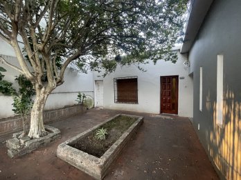 VENDO - Casa 2 dormitorios con patio y cochera APTA CR&Eacute;DITO