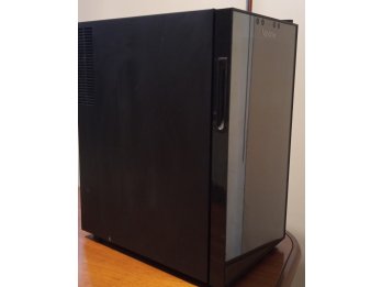 CAVA VONDOM NEGRA T18. Muy poco uso!!!