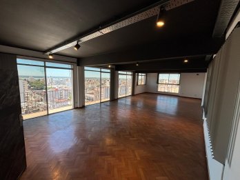 ALQUILER DE OFICINA CON VISTA AL RIO!