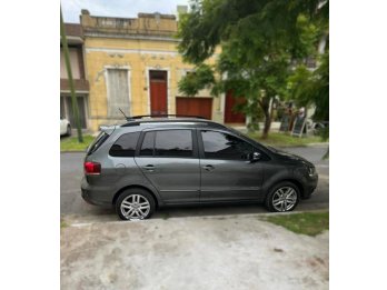 VOLKSWAGEN SURAN 1.6 HIGHLINE AÑO 2.018