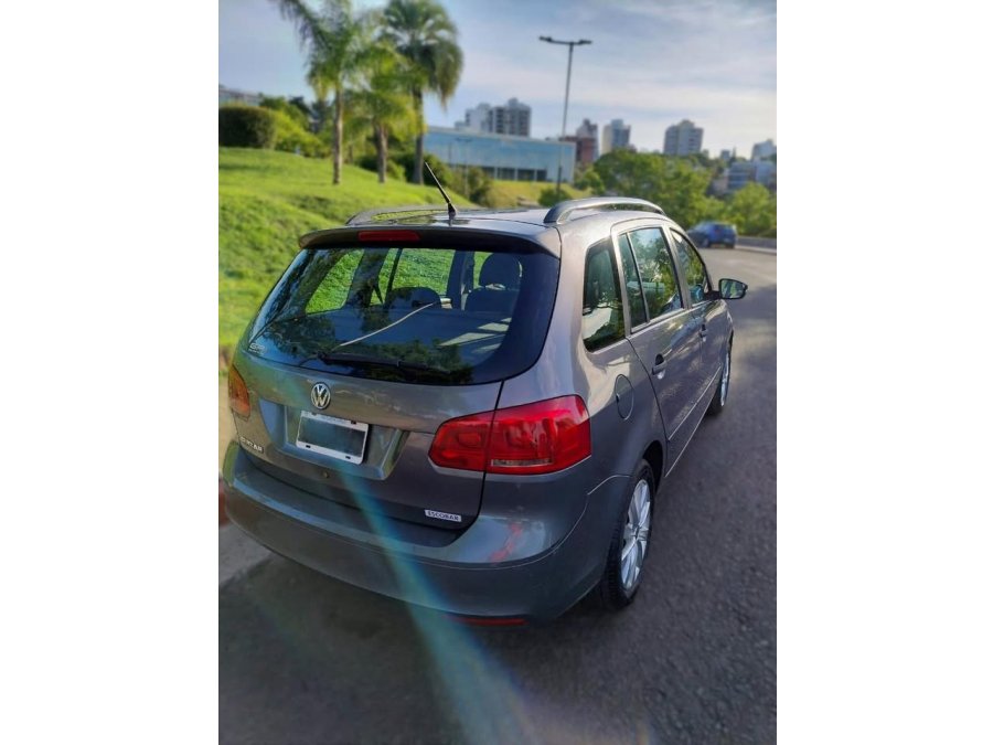 VOLKSWAGEN SURAN 1.6 TRENDLINE M/T AÑO 2.011