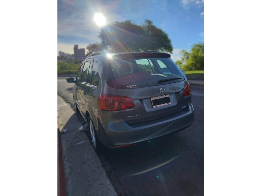 VOLKSWAGEN SURAN 1.6 TRENDLINE M/T AÑO 2.011