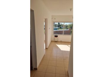 DEPARTAMENTO DE 1 DORM EN ORO VERDE, FRENTE AL POLI. ¡IDEAL!