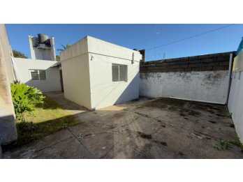 EN VENTA CASA 2 DORM - CALLE BLAS PARERA !!!