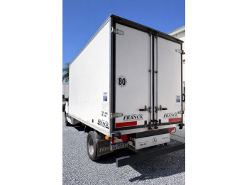 CAMION CON CAJA TÉRMICA