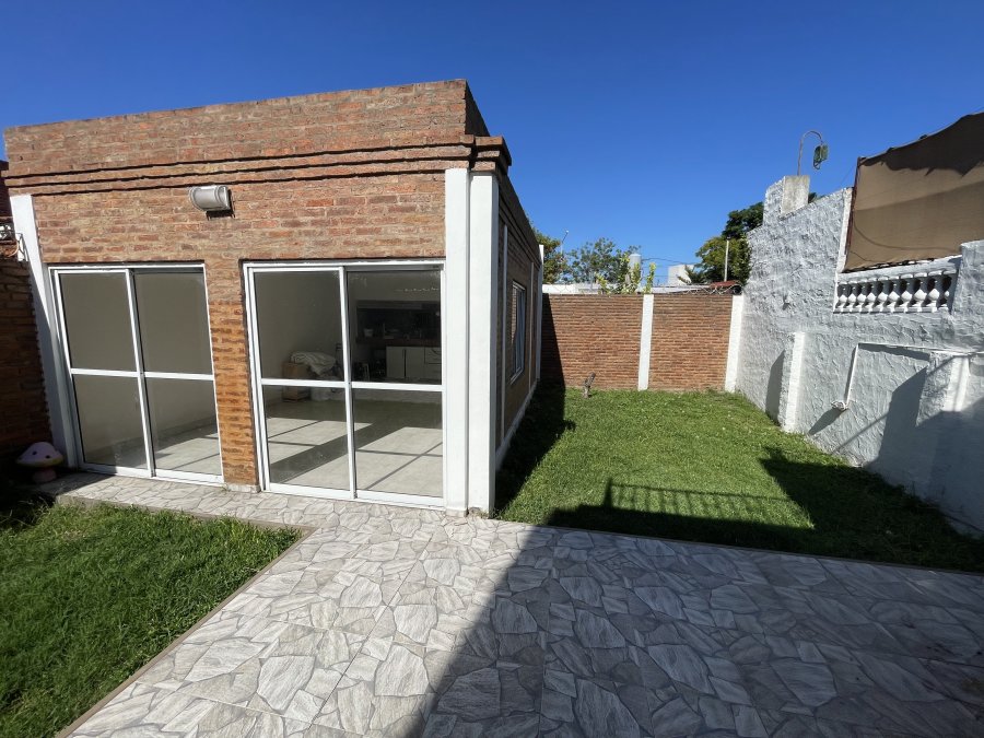 Se vende casa 3 dormitorios Zona Escuela CAE - Guatemala 700