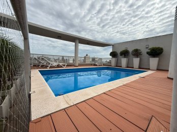 EXCELENTE SEMIPISO ZONA PARQUE COCHERA Y TRES DORMIS